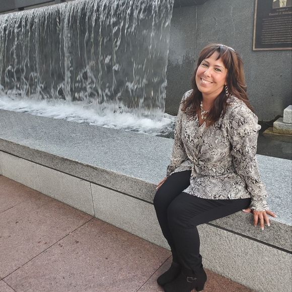 Meet your Posher, Teri - Picture 1 of 1